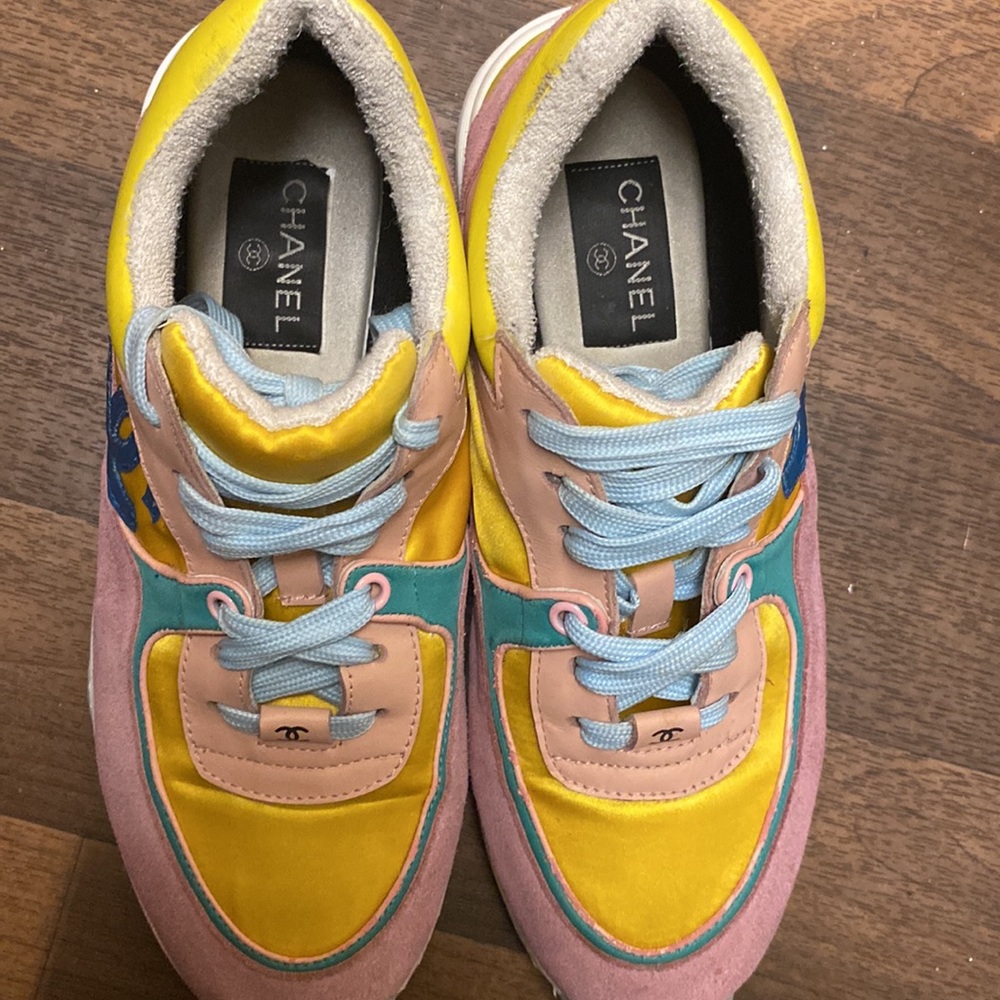 Chanel sneakers! Size 7! GUC! - Picture 5 of 7